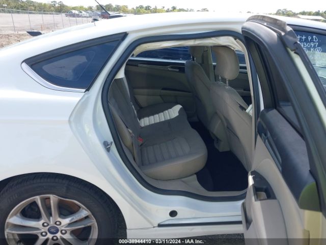 3FA6P0HD9JR227319 Ford FUSION SE