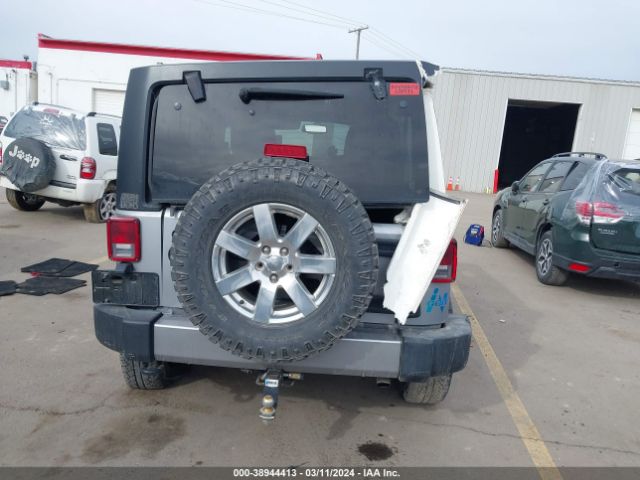 1C4BJWEG7GL205032 Jeep Wrangler Unlimited Sahara