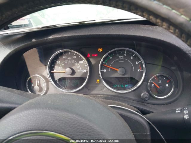1C4BJWEG7GL205032 Jeep Wrangler Unlimited Sahara