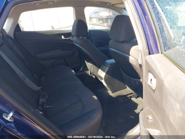 KIA Optima Lx 2017 5XXGT4L30HG162935 Image 8