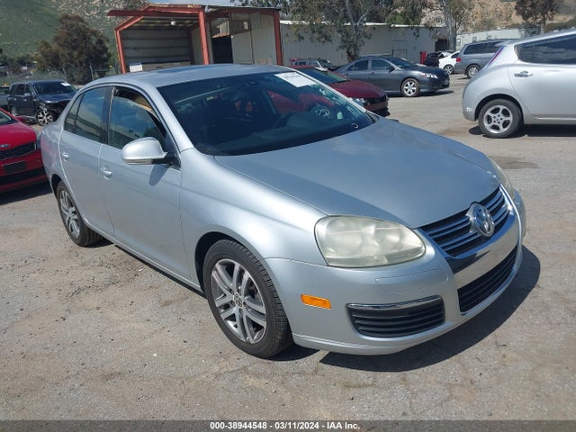 2005 Volkswagen Jetta 2.5 მანქანა იყიდება აუქციონზე, vin: 3VWDG71K25M609064, აუქციონის ნომერი: 38944548