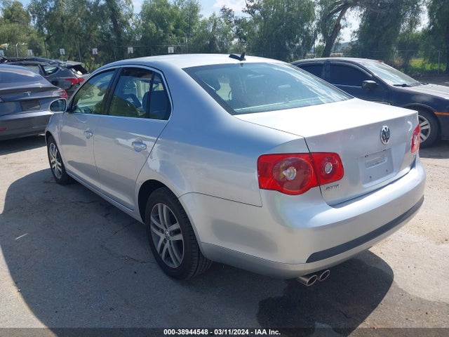 2005 Volkswagen Jetta 2.5 მანქანა იყიდება აუქციონზე, vin: 3VWDG71K25M609064, აუქციონის ნომერი: 38944548