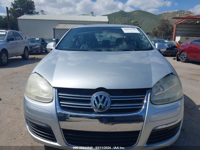 2005 Volkswagen Jetta 2.5 მანქანა იყიდება აუქციონზე, vin: 3VWDG71K25M609064, აუქციონის ნომერი: 38944548