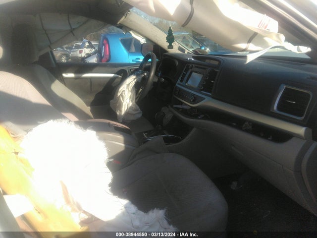 Toyota Highlander Le V6 2014 5TDBKRFH5ES051308 Image 5