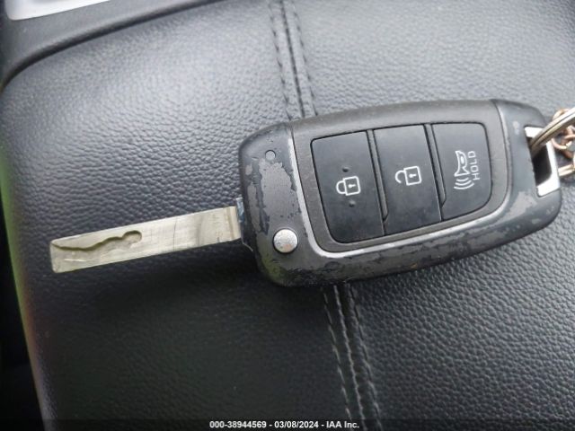 KM8JA3AE3NU061139 Hyundai TUCSON SE