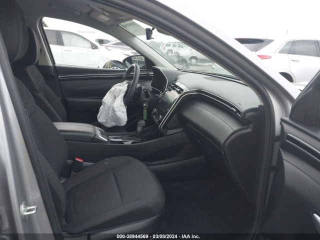 KM8JA3AE3NU061139 Hyundai TUCSON SE