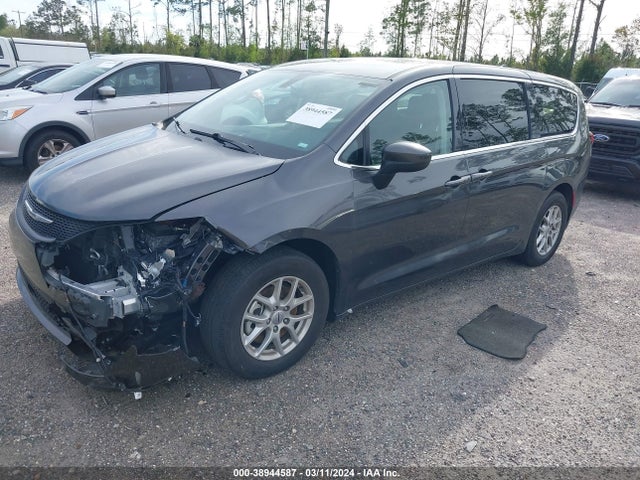 2C4RC1CG3NR218993 Chrysler Voyager Lx
