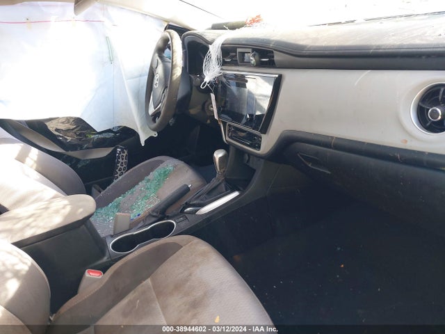Toyota COROLLA LE 2018 5YFBURHE5JP745884 Image 5