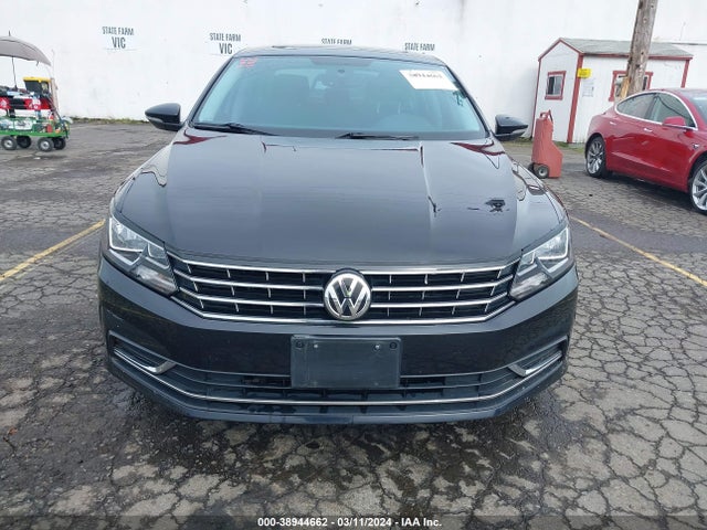 1VWLA7A39KC011539 Volkswagen Passat 2.0t Wolfsburg Edition