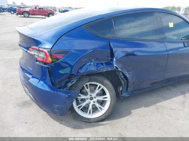 7SAYGDEE5NF429947 Tesla Model Y Long Range Dual Motor All-wheel Drive