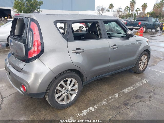 KIA SOUL + 2019 KNDJP3A59K7689445 Image 4