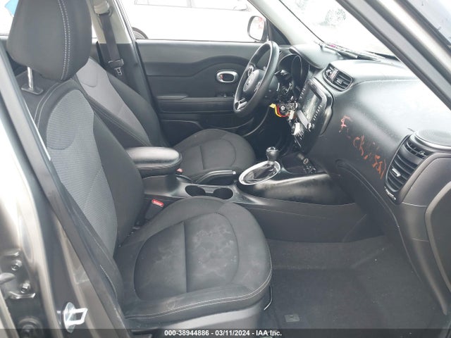 KIA SOUL + 2019 KNDJP3A59K7689445 Image 5