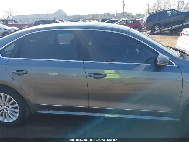 1VWBT7A31GC069416 Volkswagen Passat 1.8t Se