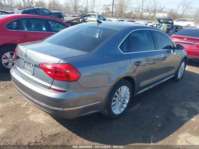 1VWBT7A31GC069416 Volkswagen Passat 1.8t Se
