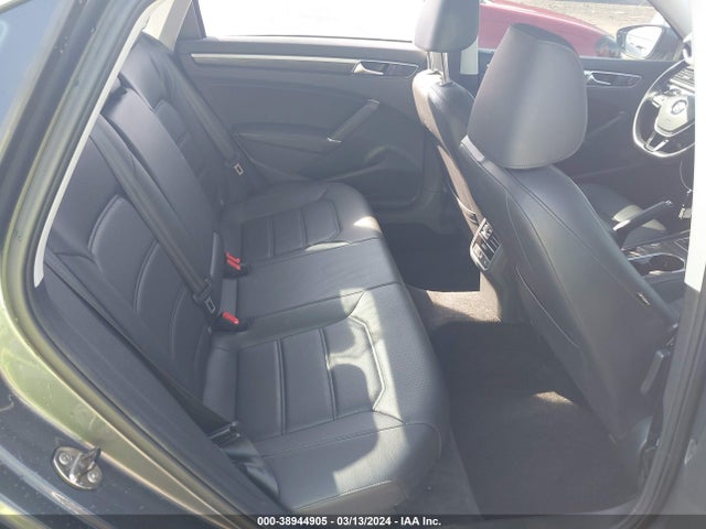 1VWBT7A31GC069416 Volkswagen Passat 1.8t Se