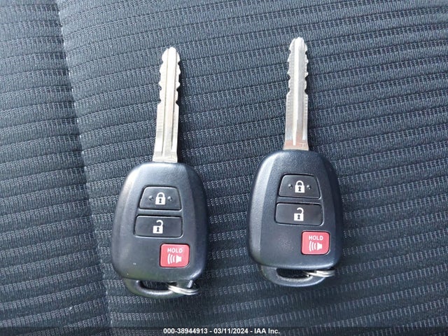 Toyota RAV4 LE 2017 2T3ZFREV9HW354444 Image 11