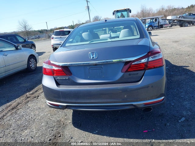 Honda ACCORD EX 2017 1HGCR2F70HA120763 Image 17