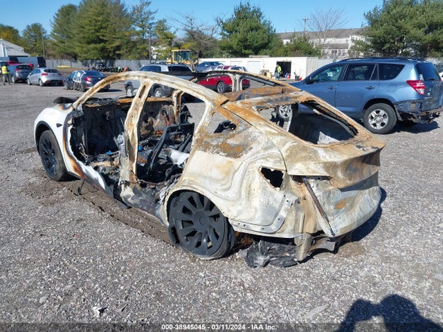 7SAYGAEE0PF591258 Tesla Model Y