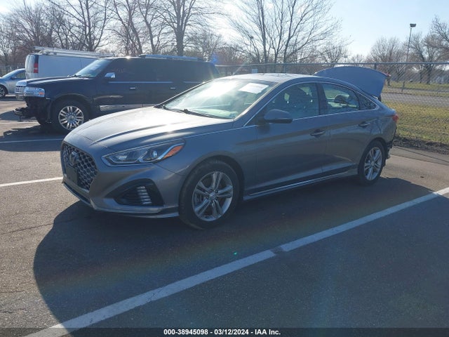 Hyundai Sonata Sport 2019 5NPE34AF0KH779865 Image 2