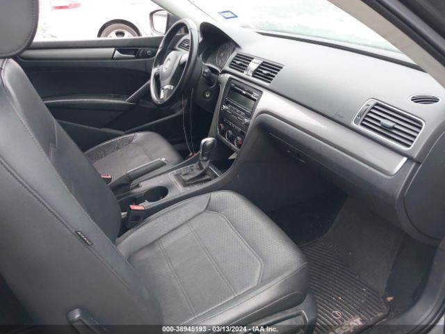 1VWAT7A30FC058661 Volkswagen Passat 1.8t Wolfsburg Edition