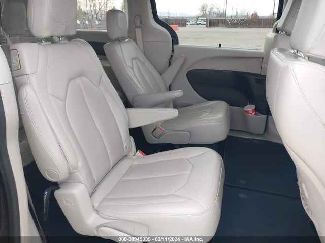 2C4RC1DG9MR530829 Chrysler Voyager Lxi