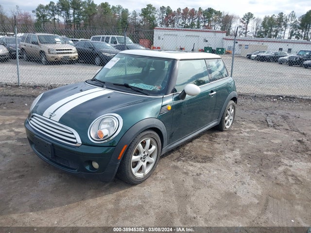 2010 MINI COOPER WMWMF3C53ATZ25541 Photo 1