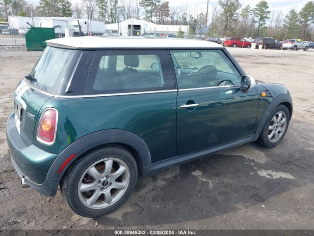 2010 MINI COOPER WMWMF3C53ATZ25541 Photo 3