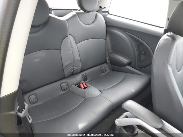 2010 MINI COOPER WMWMF3C53ATZ25541 Photo 7