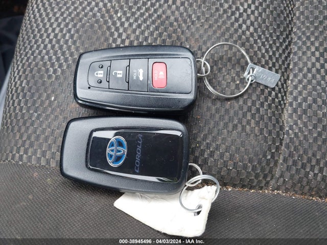 Toyota Corolla Hybrid Le 2022 JTDEAMDE2NJ060573 Image 11