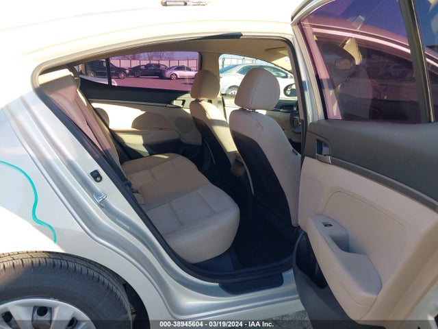 Hyundai ELANTRA SE 2017 KMHD74LF9HU408548 Image 8