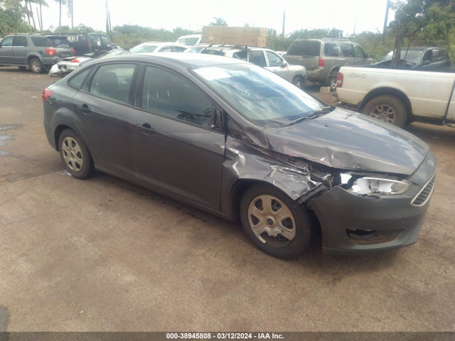 Ford FOCUS S 2015 1FADP3E23FL211330 Image 1