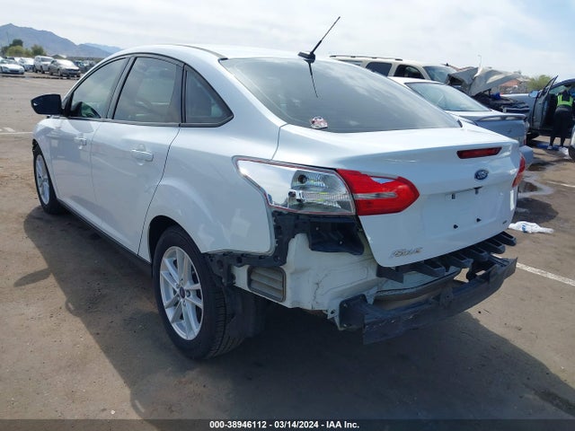 Ford FOCUS SE 2017 1FADP3F29HL308842 Image 3