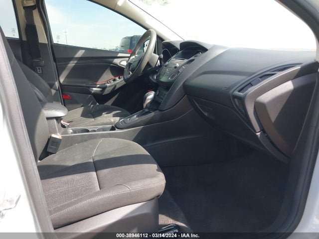 Ford FOCUS SE 2017 1FADP3F29HL308842 Image 5