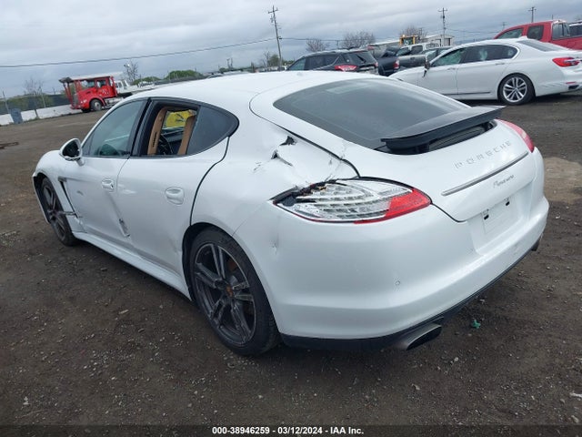2013 PORSCHE PANAMERA WP0AA2A70DL015742 Photo 2