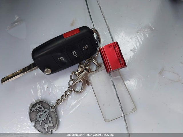 3VWDB7AJ8JM206335 Volkswagen Jetta 1.4t Se/1.4t Wolfsburg Edition