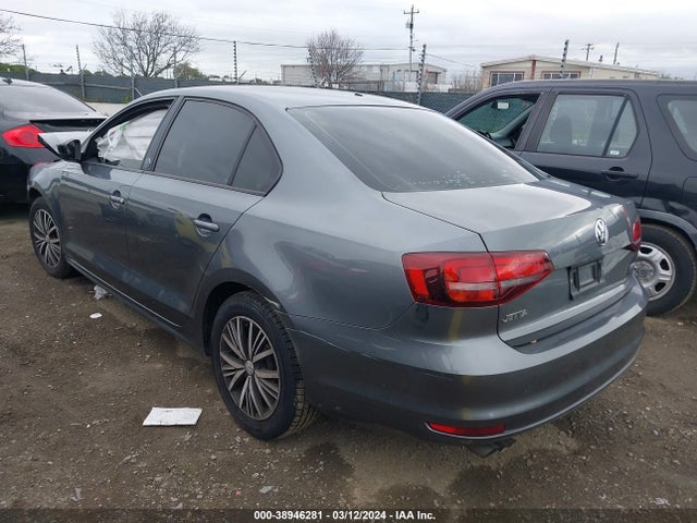 3VWDB7AJ8JM206335 Volkswagen Jetta 1.4t Se/1.4t Wolfsburg Edition