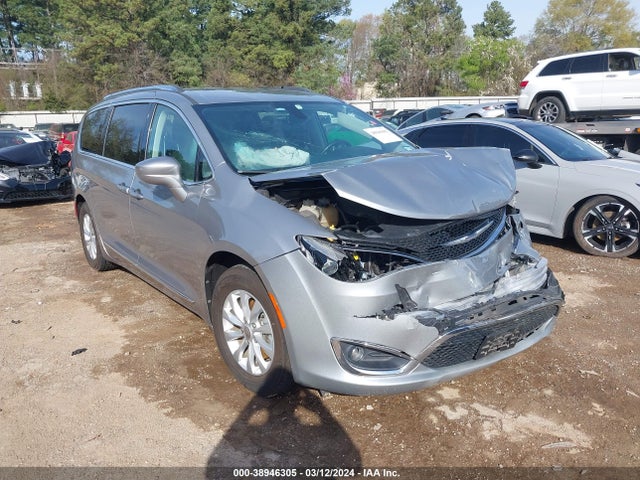 2018 2C4RC1BG1JR142427 main image