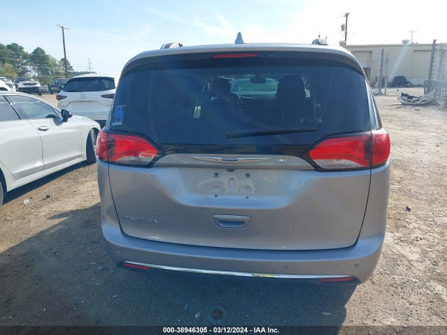 Chrysler Pacifica Touring L 2018 2C4RC1BG1JR142427 Image 16