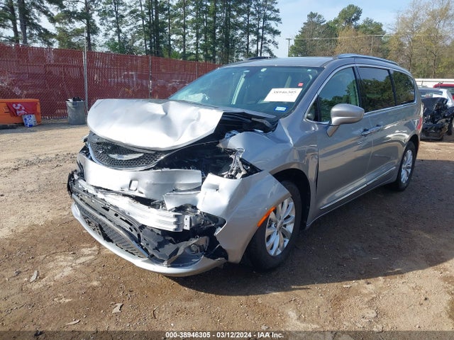 Chrysler Pacifica Touring L 2018 2C4RC1BG1JR142427 Image 2