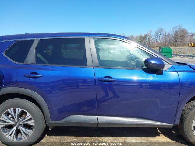 5N1BT3BB7NC728982 Nissan Rogue Sv Intelligent Awd