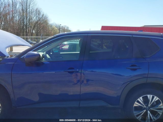 5N1BT3BB7NC728982 Nissan Rogue Sv Intelligent Awd