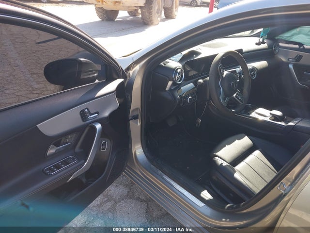 Mercedes-Benz A 220 2019 WDD3G4EB5KW035536 Image 5