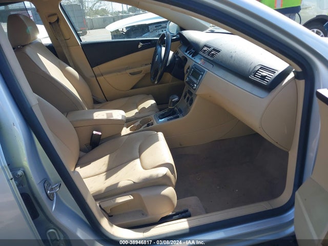 2008 VOLKSWAGEN PASSAT KOMFORT VIN: WVWAK73C78P072734
