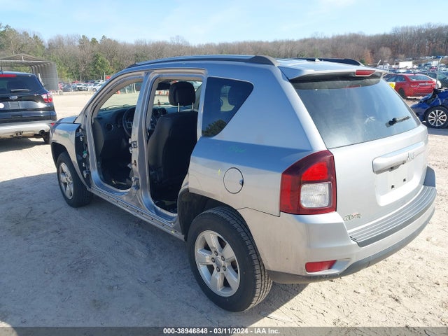 1C4NJCEA1HD206678 Jeep Compass Latitude Fwd