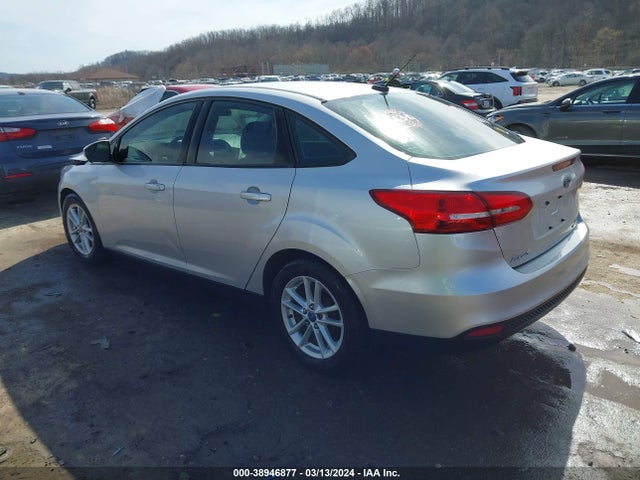 Ford FOCUS SE 2016 1FADP3F21GL359363 Image 3