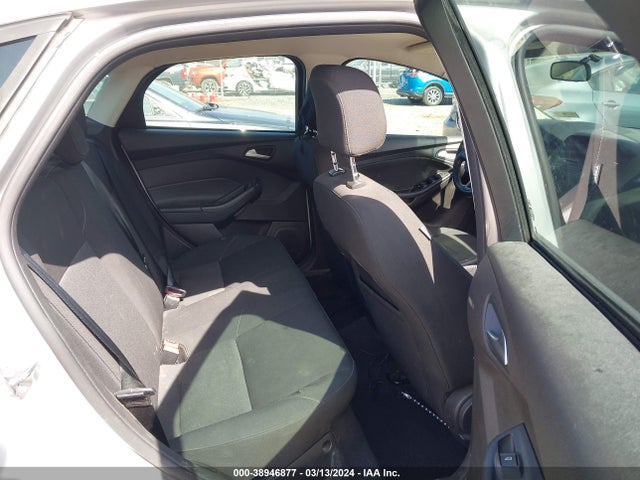 Ford FOCUS SE 2016 1FADP3F21GL359363 Image 8