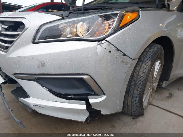 Hyundai SONATA SE 2016 5NPE24AF1GH384961 Image 6