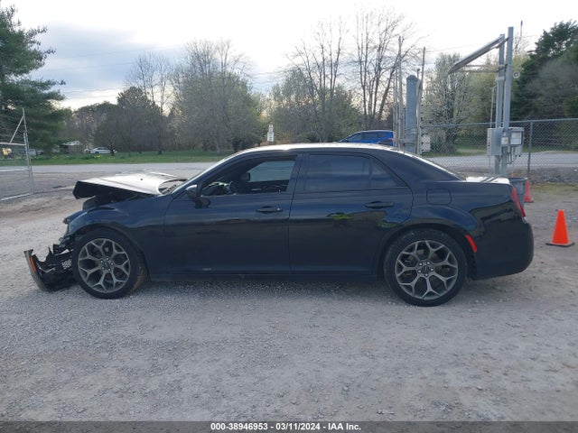 Chrysler 300 300s 2018 2C3CCABG4JH257944 Image 15