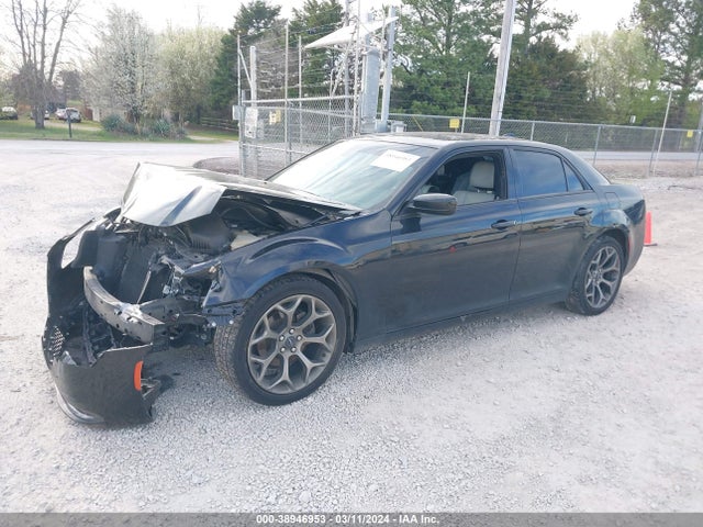 Chrysler 300 300s 2018 2C3CCABG4JH257944 Image 2
