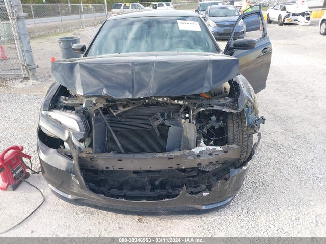 Chrysler 300 300s 2018 2C3CCABG4JH257944 Image 6